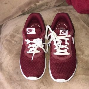 NIKE MAROON GYM SHOES❤️🖤